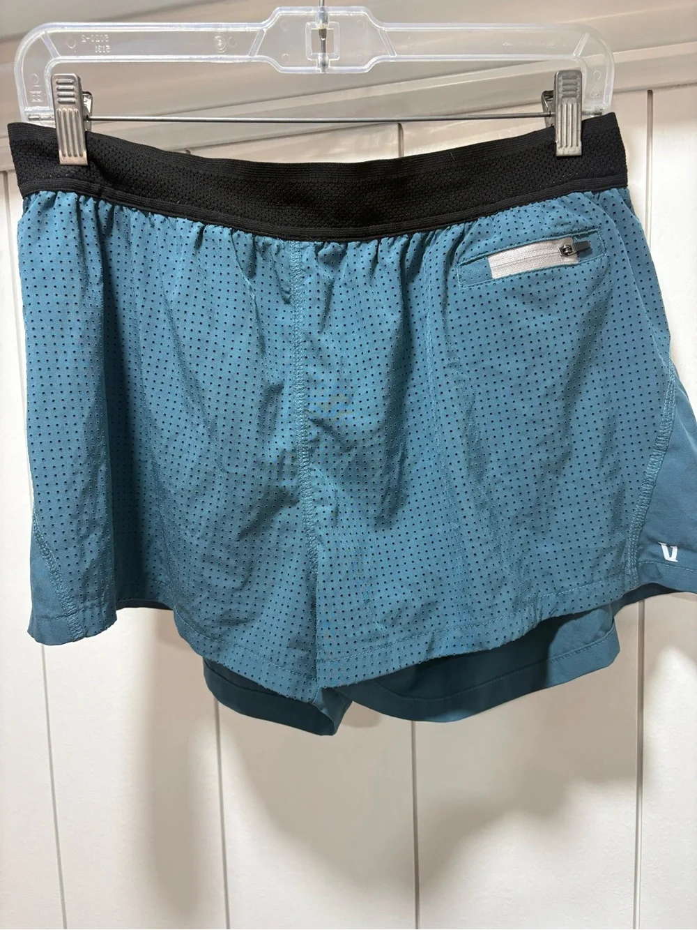 Vuori Women's Teal Perforated Athletic Shorts with Black Waistband size large